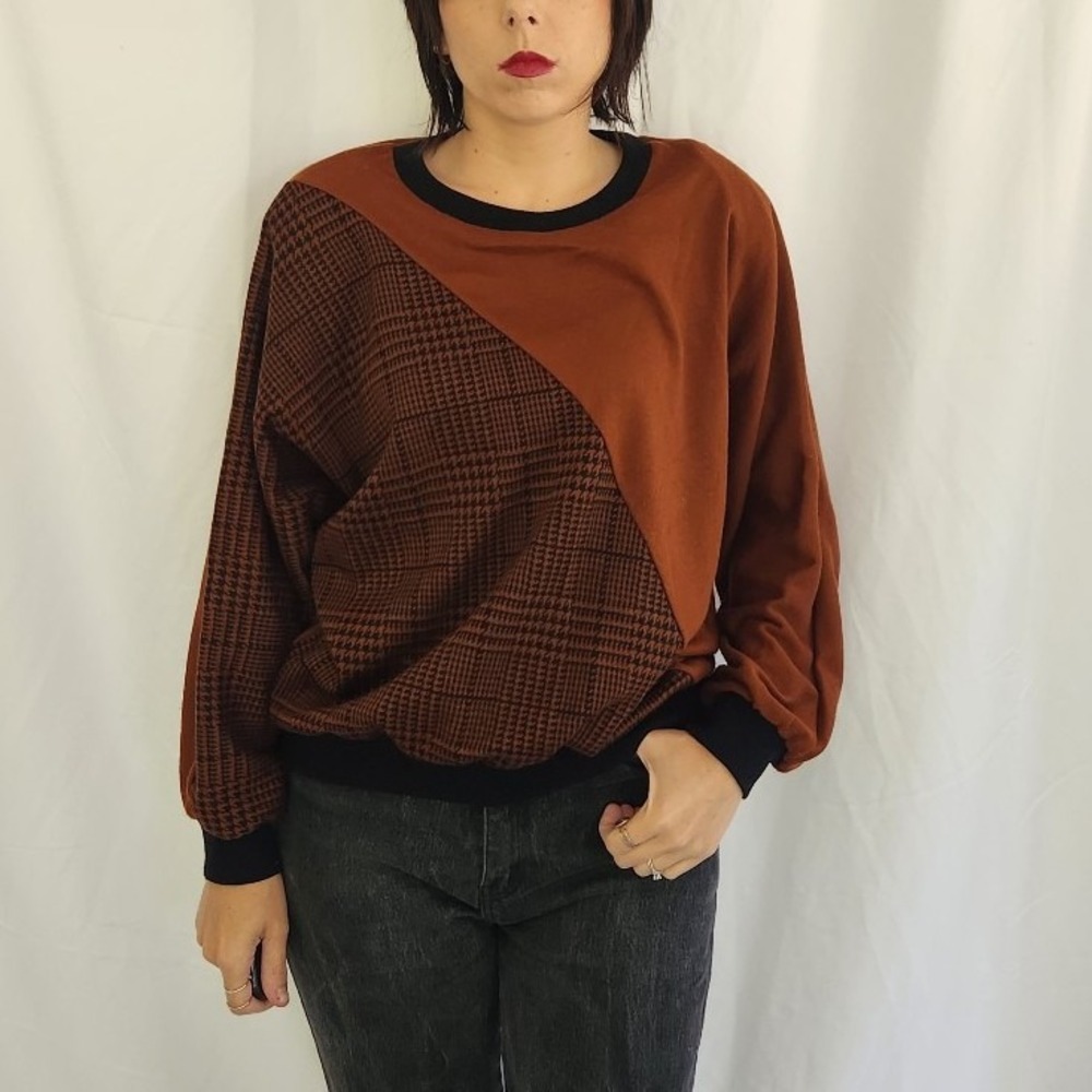 80s Brown and Black Sweatshirt‎